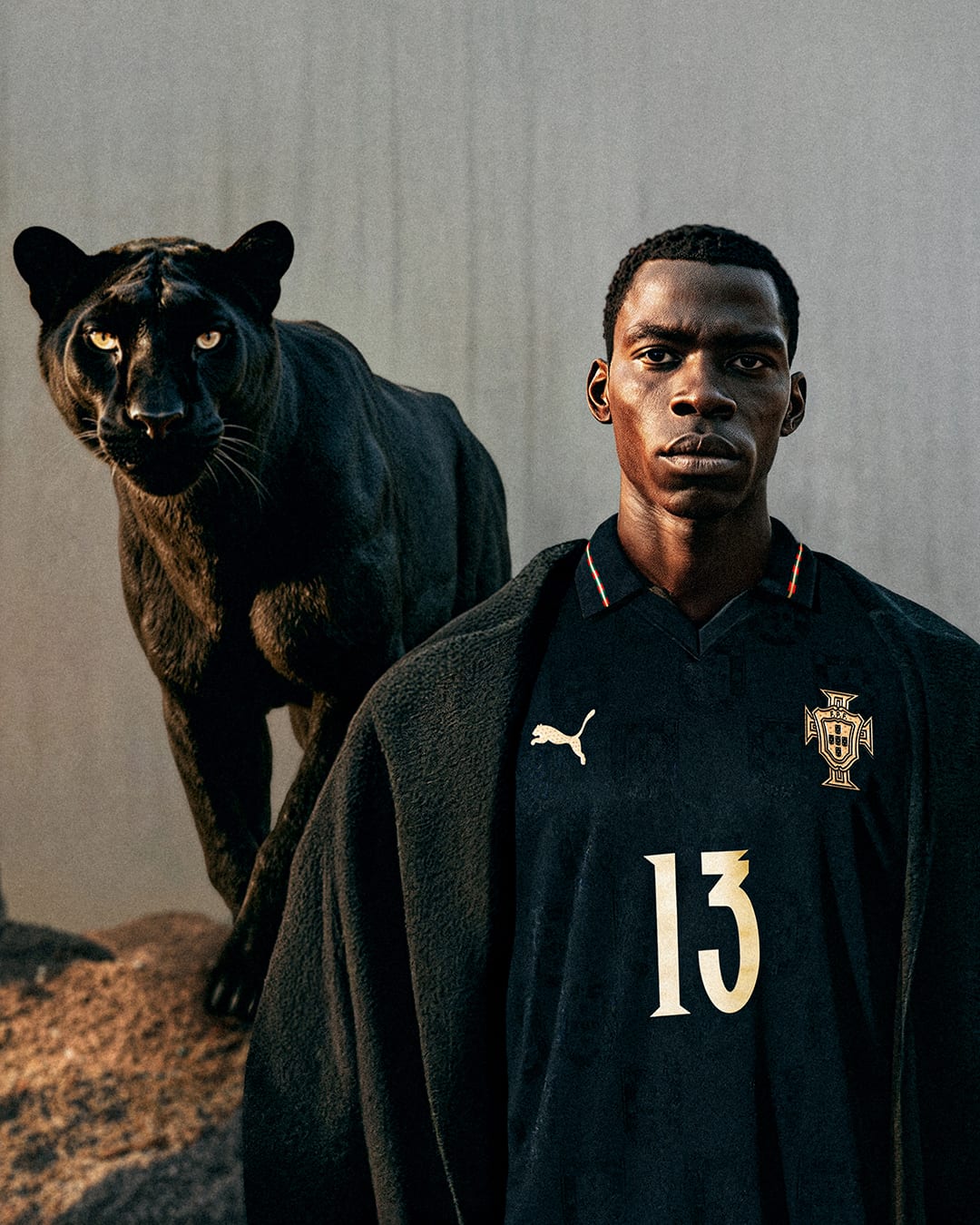 Retrato editorial com pantera negra — campanha Puma Portugal
